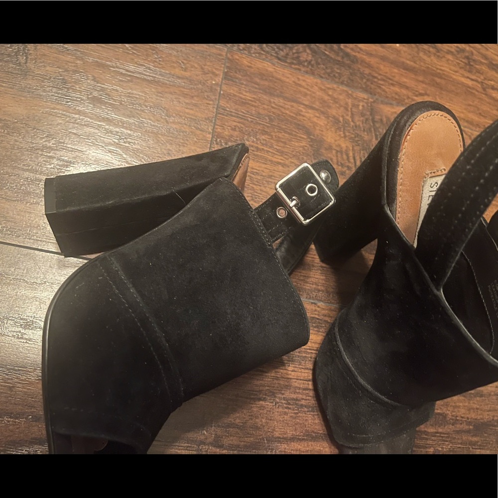 Leather black Steve Madden heels